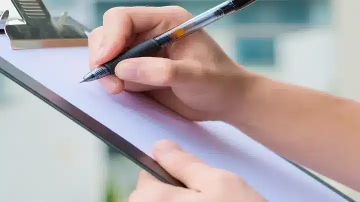 Apply risk assessment to select and carry out response to security risk situations